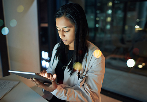 Physician using a tablet